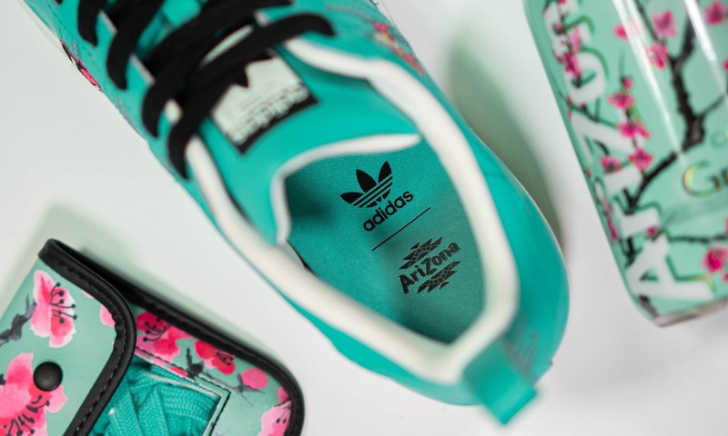 Turquoise sale adidas superstars